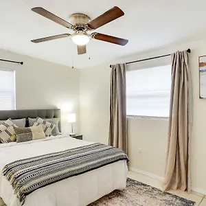 Pet-friendly Escape With Private Pool! , Lakeland United States